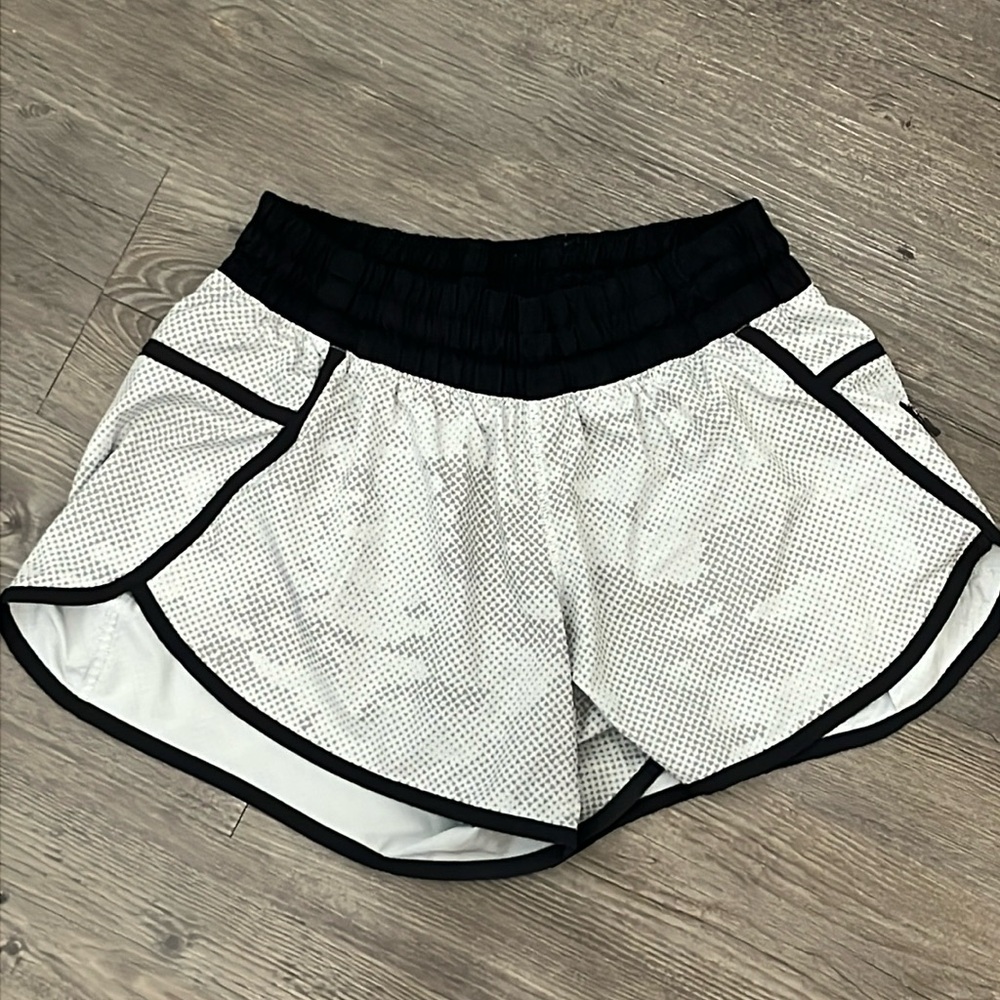 Lululemon track that shorts